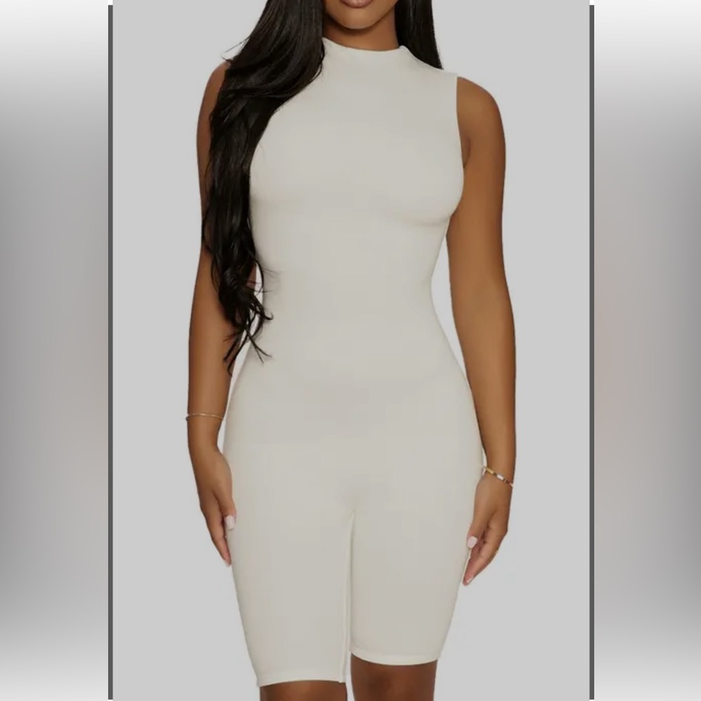 Naked Wardrobe Short jumpsuit with back zipper and high neckline, white